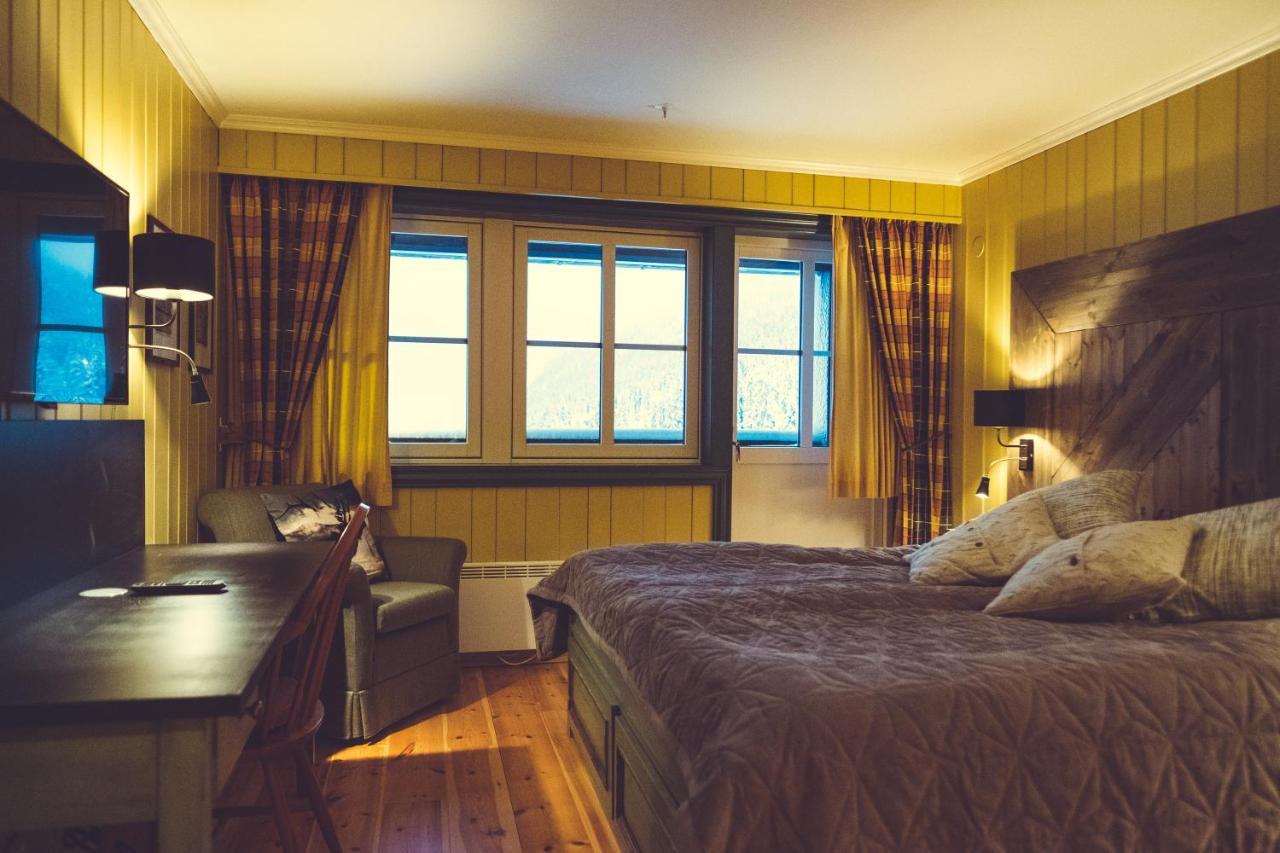 Gudbrandsgard Hotel クヴィトフィエル エクステリア 写真