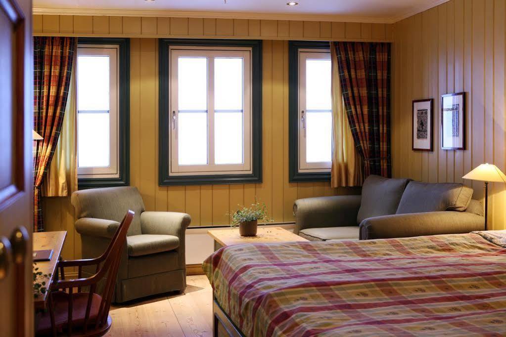 Gudbrandsgard Hotel クヴィトフィエル エクステリア 写真